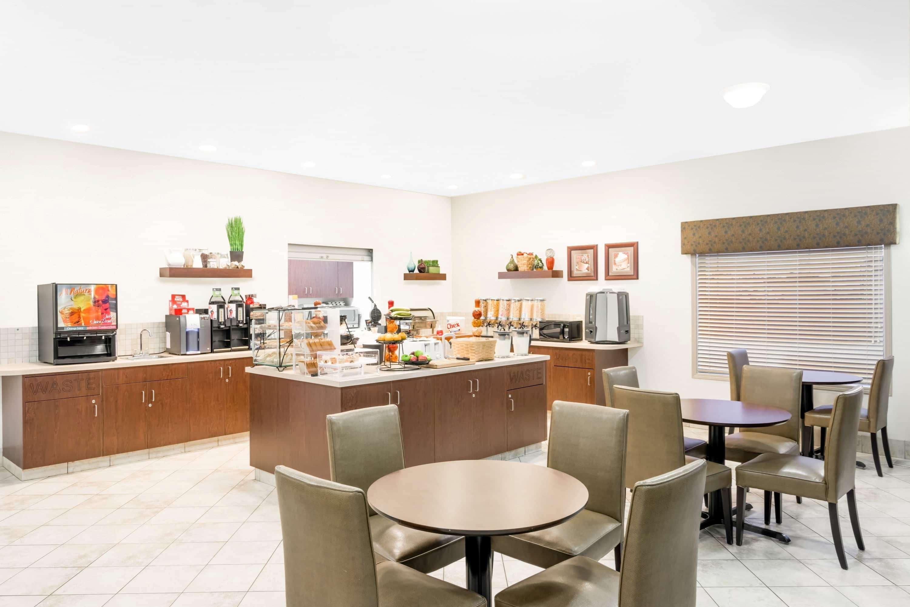 Ramada By Wyndham Olds Hotel Kültér fotó